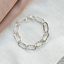Load image into Gallery viewer, Hammered Silver Oval Chain Bracelet

